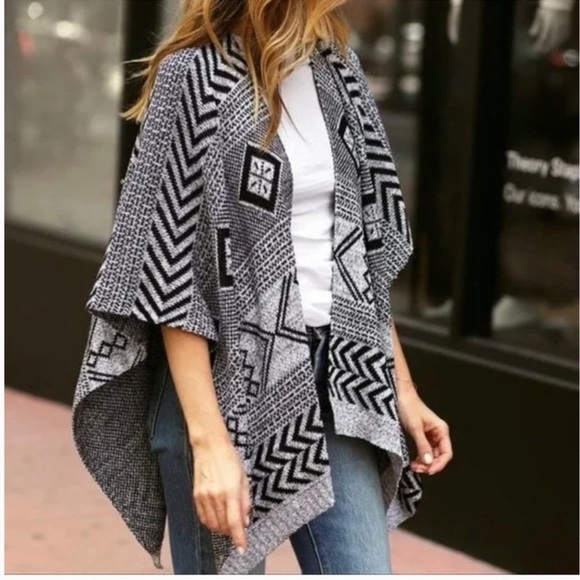 *NWT* Jetset Diaries Black and Grey Poncho OS+ - Picture 11 of 12